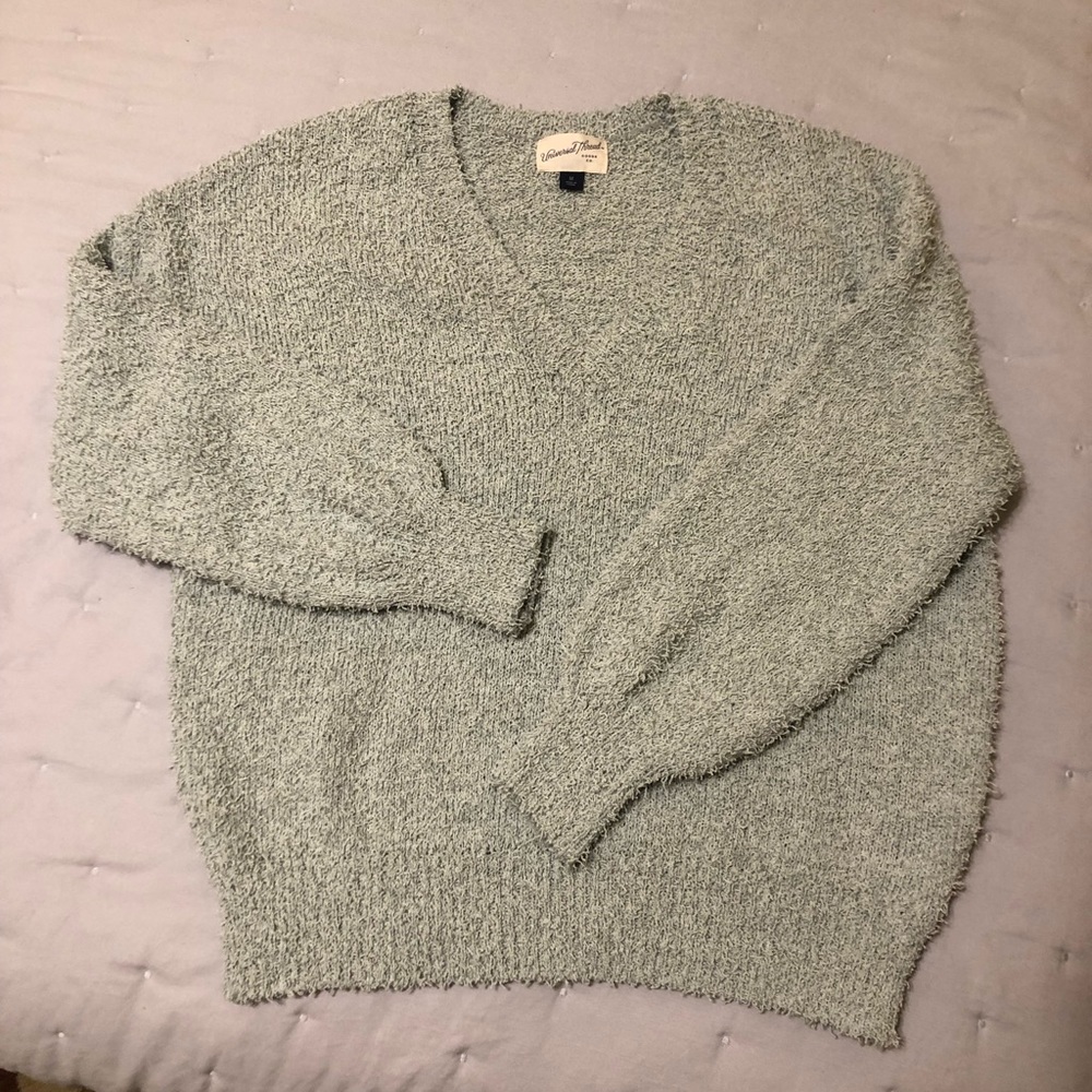 NWOT V-neck Medium soft green sweater